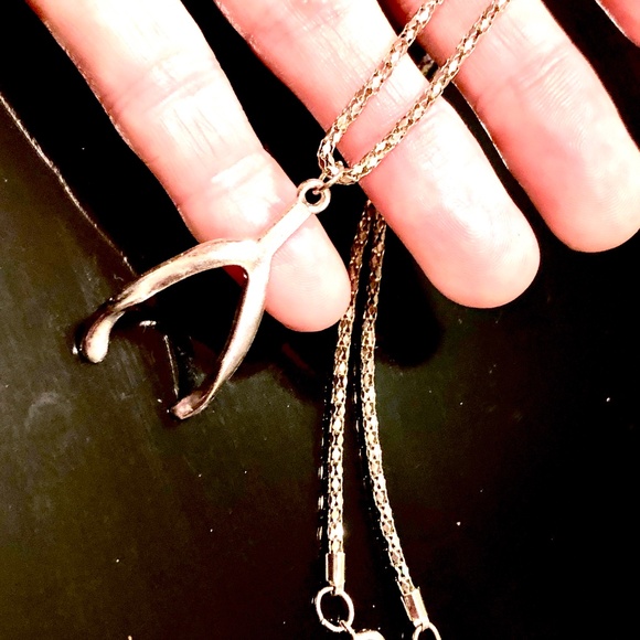 3/$32 VTG 90s Unisex Silver Tone 1.5" L Wishbone Pendant on 18" Necklace Chain - Picture 10 of 12